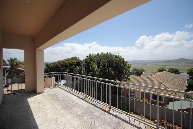 5 Bedroom Property for Sale in Fraaiuitsig Western Cape